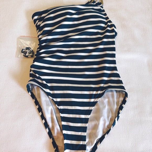Michael Kors Striped One shoulder Swimming Suit size 6 Navy and white - Picture 1 of 15
